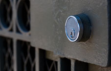 Key lock to a screen door