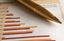 Ink pen and a bar graph Ink pen and a bar graph