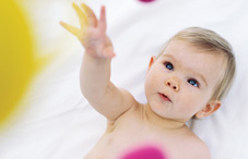 Infants who don’t spend too long looking at any one object seem to be more efficient at processing information, a new study finds.
