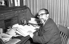 Dr. David Krech saw the immense potential of drugs to improve brain functioning, but also the enormous social and ethical problems of such treatments. (credit: The Center for the History of Psychology at Akron)