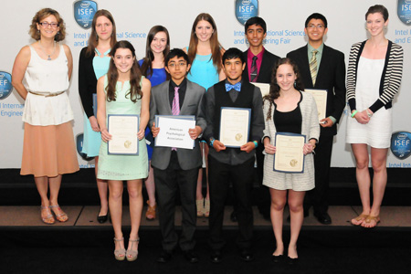 Top Row (left to right): Cheryl Conrad, PhD (APA judge), Adelina Cozma, Jessica Joyce, Heidi Smith, Tejas Dharmaraj, Manav Sevak, Caitlin Crowley (APA) Bottom Row (left to right): Abigail Orlando, Avinash Pandey, Ryan Silva, Leighton Braunstein