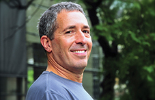 Princeton psychologist Eldar Shafir explores how deprivation wreaks havoc on cognition and decision-making. (credit: Jerry Nelson)