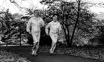 Pictured here with his wife Sandy, Dr. Fowler founded the Running Psychologists in 1979, and Ray’s Race has been held at every APA convention since.
