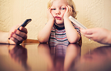 Psychologists and other child development experts are exploring how parents’ use of technology affects kids and the best ways to help families reconnect in the Digital Age.