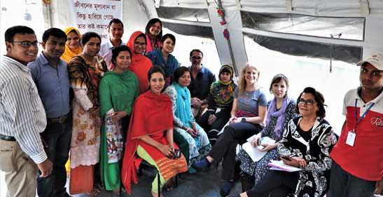 APA Members with Bangladeshi psychologists and mental health workers in Kutupalong refugee camp.  Photo by Raphael Gunner, PhD
