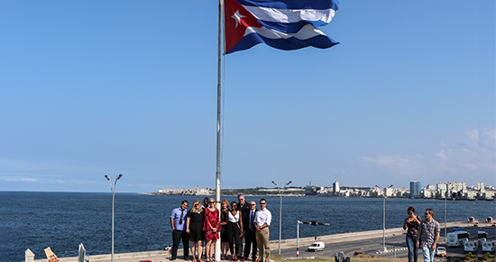 APA delegates in front of the Malecón.