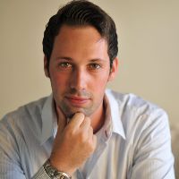 headshot of Dr. Van der Linden